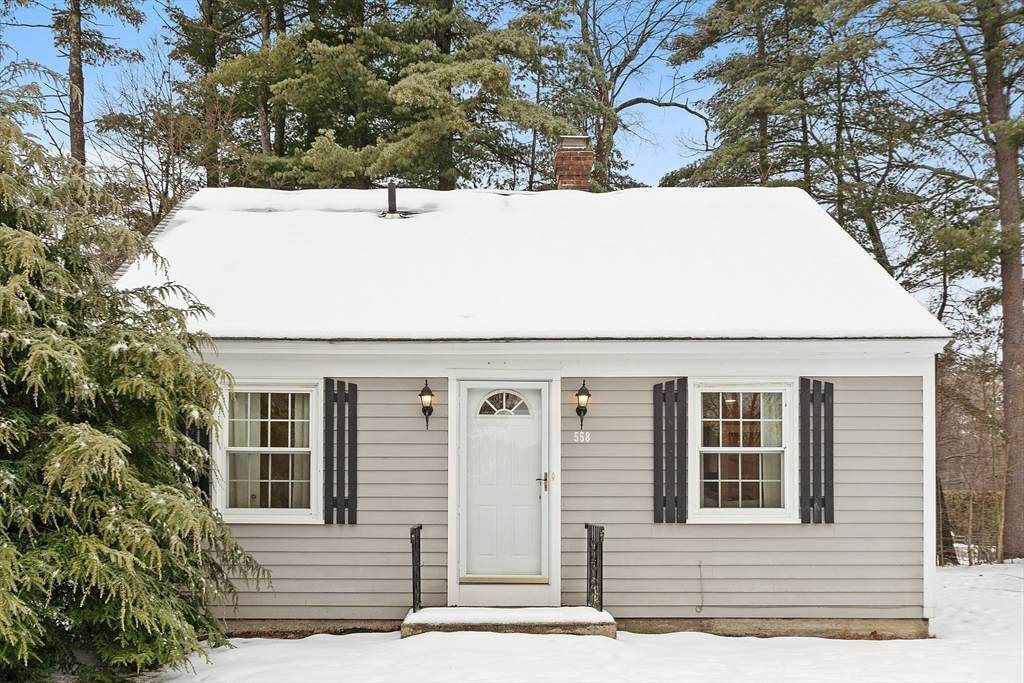 558 Massachusetts Ave - Photo 1