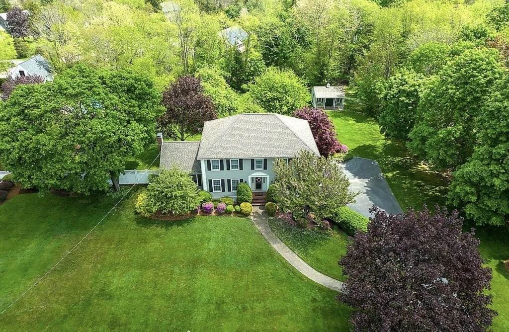 249 W Elm Street - Photo 1