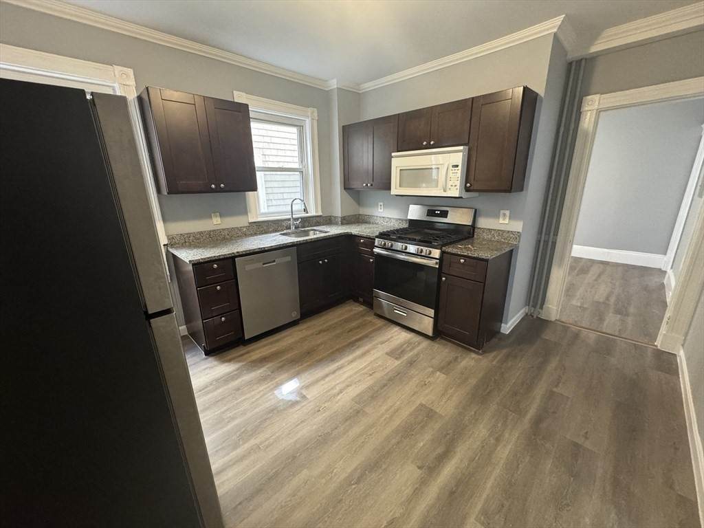 18 Chase St - Photo 1