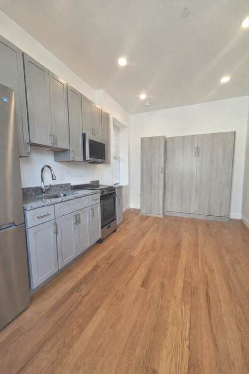 165 Hawthorne - Photo 1