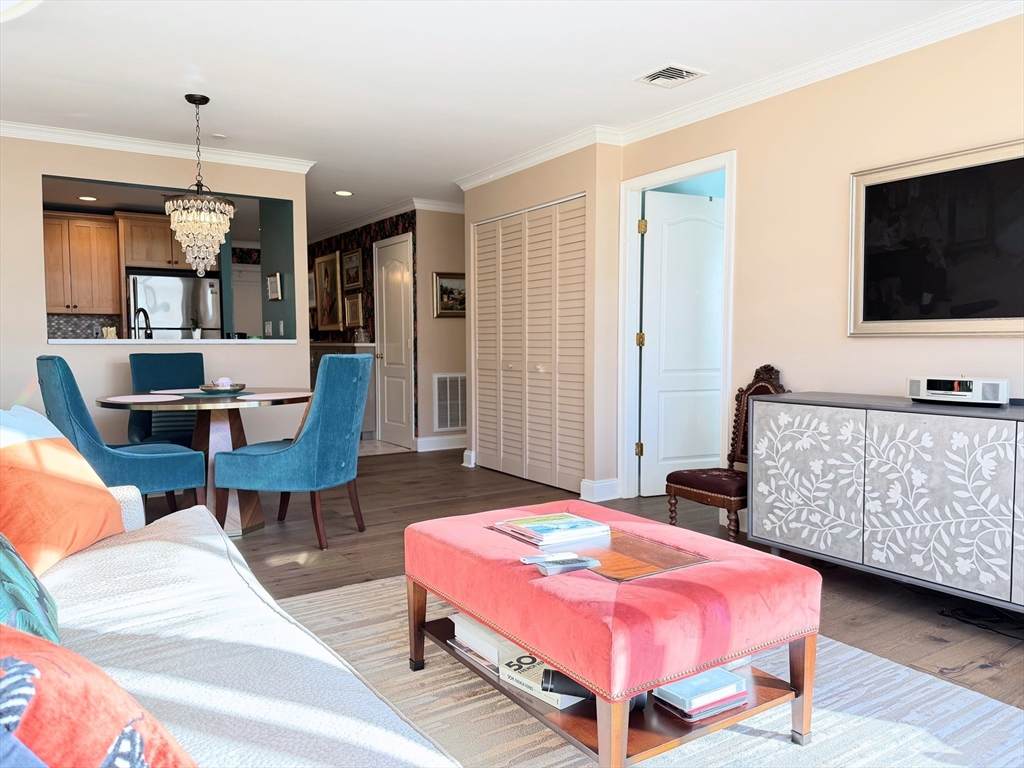 540 E Broadway - Photo 1