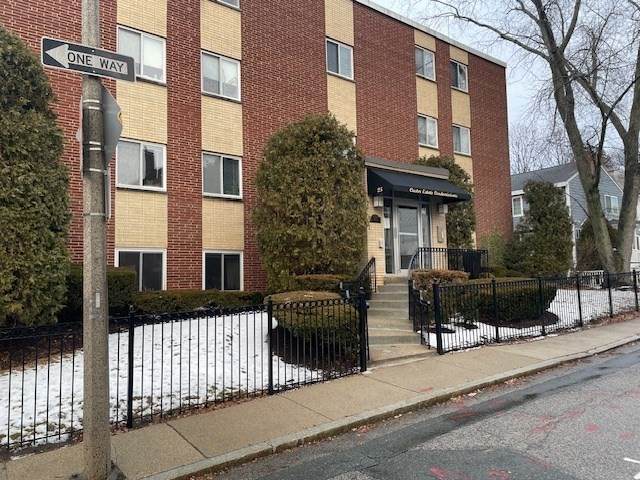 25 Custer Street - Photo 1