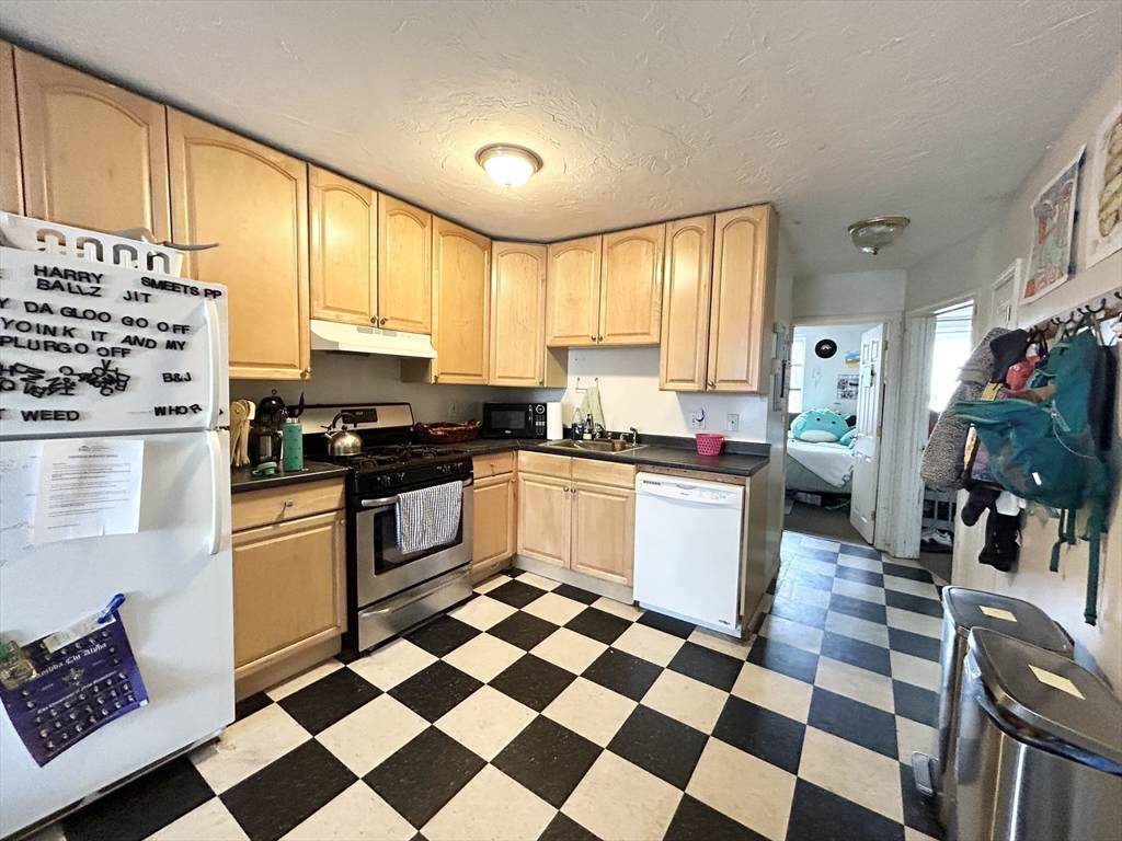 90 Hammond Street - Photo 1