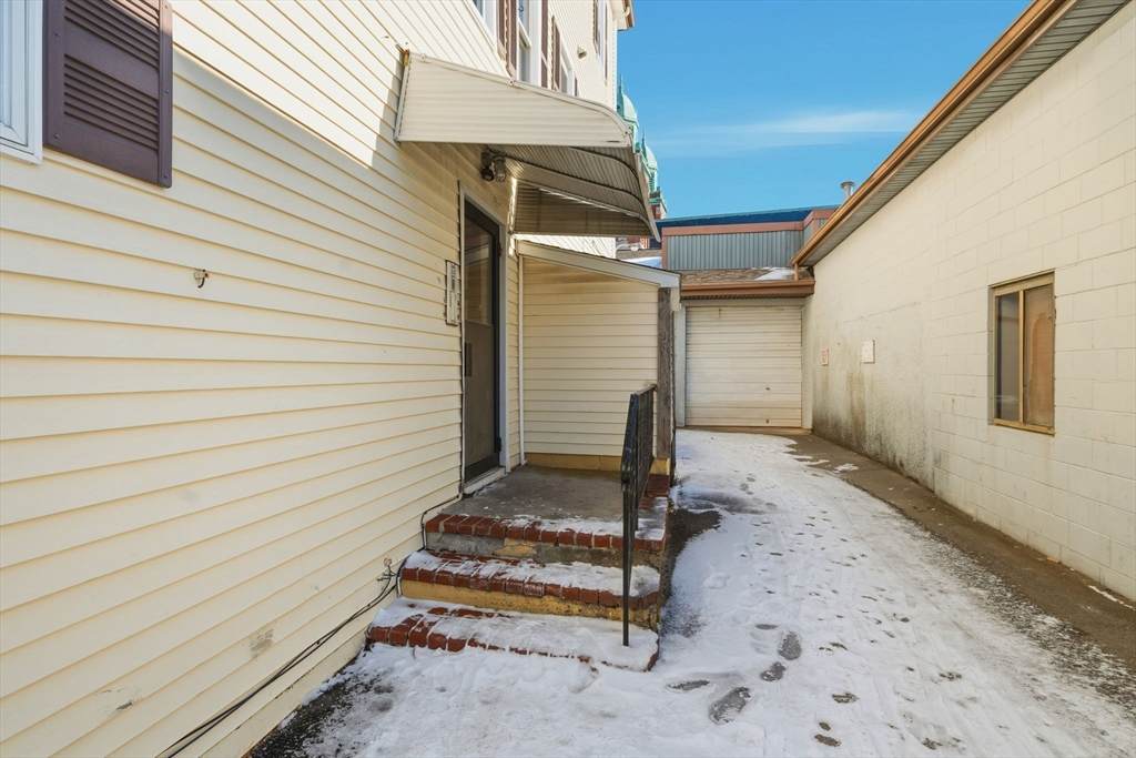 312 Rivet Street - Photo 1