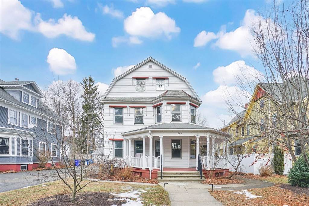 264 Sumner Ave - Photo 1