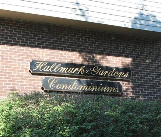 9 Hallmark Gardens - Photo 1