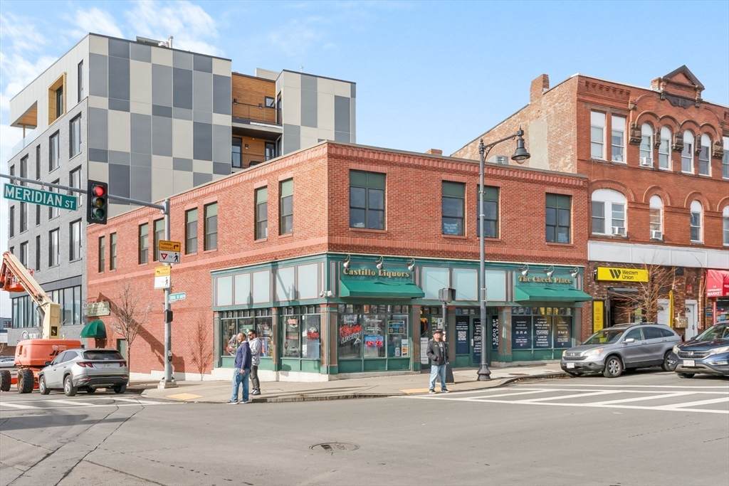 230 Meridian St - Photo 1