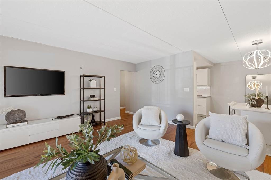 50-56 Broadlawn Park - Photo 1