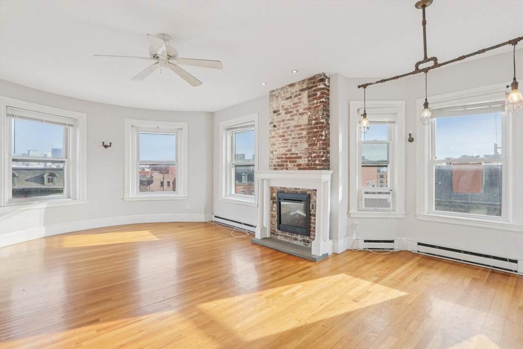 583 Massachusetts Avenue - Photo 1