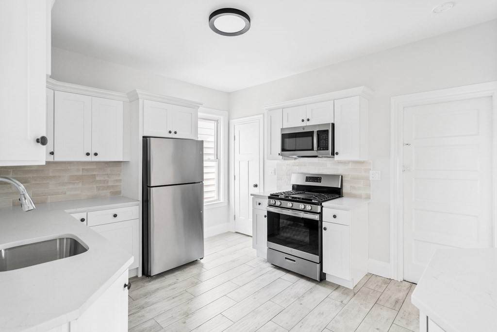 33 Harbor View Street - Photo 1