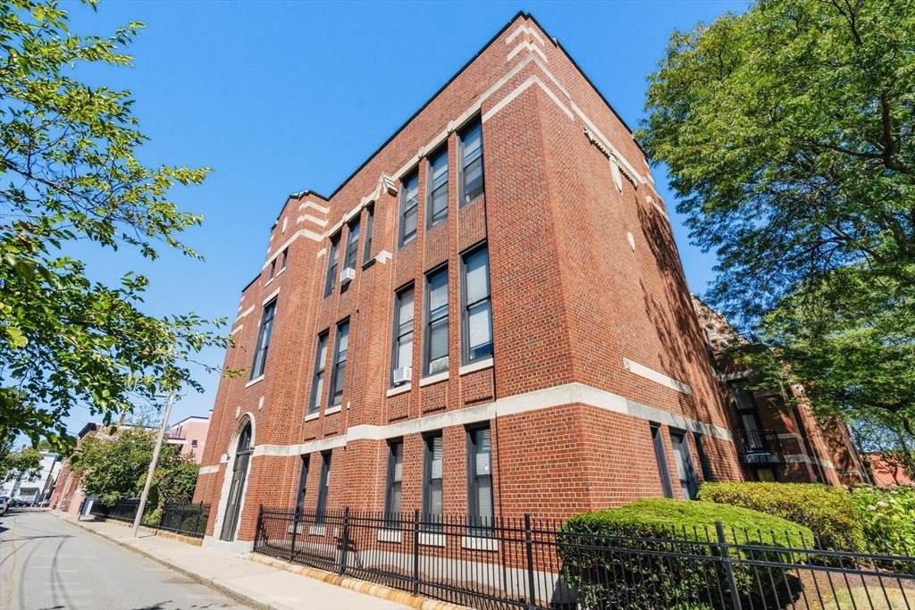 60 Gibson St - Photo 1