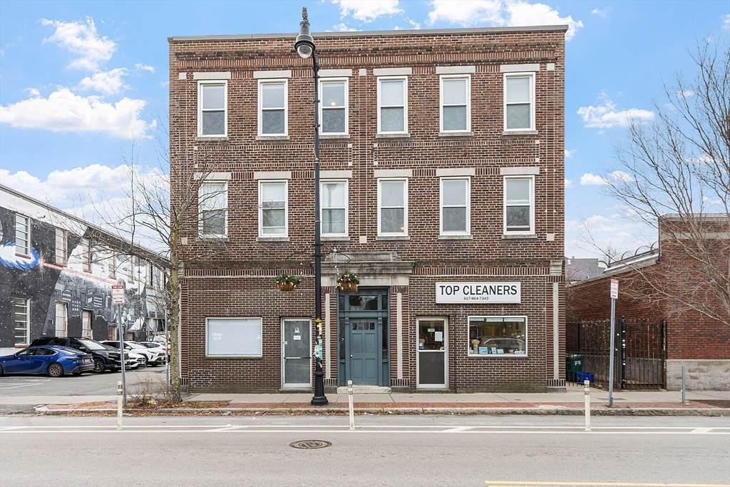 1298 Cambridge Street - Photo 1