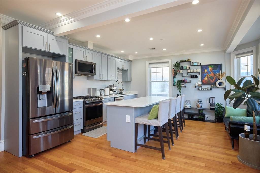 23-25 Bowdoin Ave - Photo 1