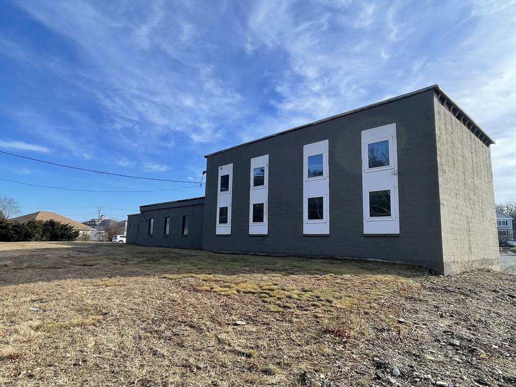 170 East Bacon St (Front) - Photo 1