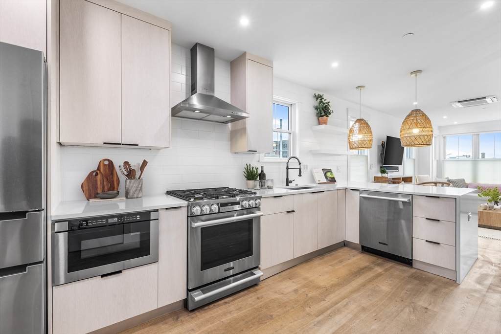 360 Athens St - Photo 1