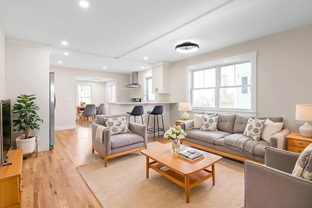 20 Beacon St - Photo 1