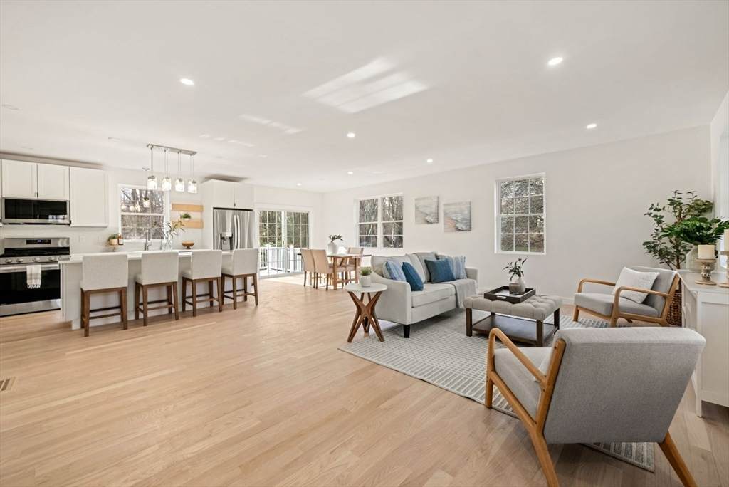 441 Old County Rd - Photo 1