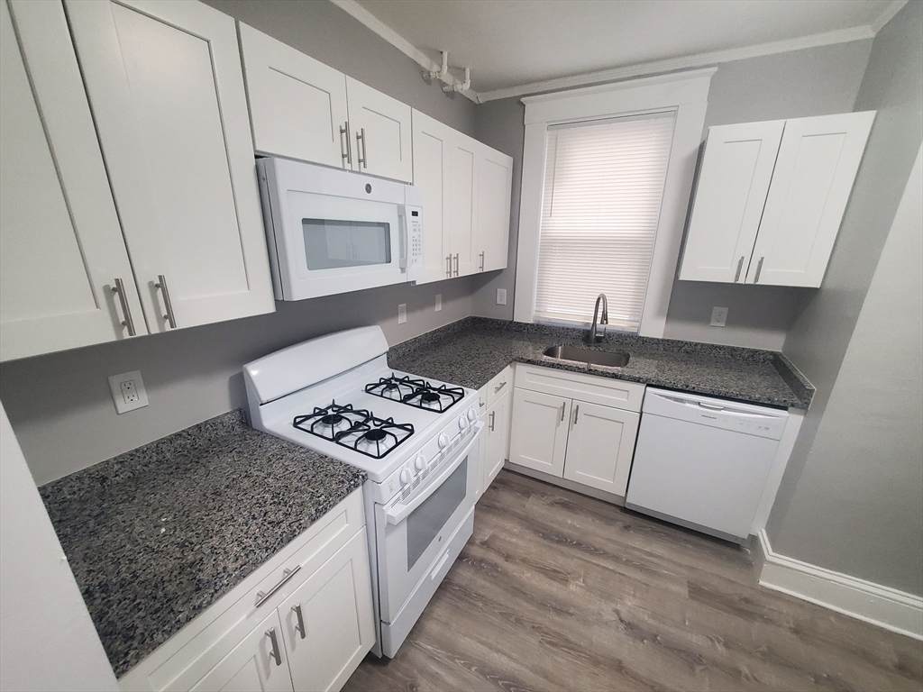 738 Washington Street - Photo 1