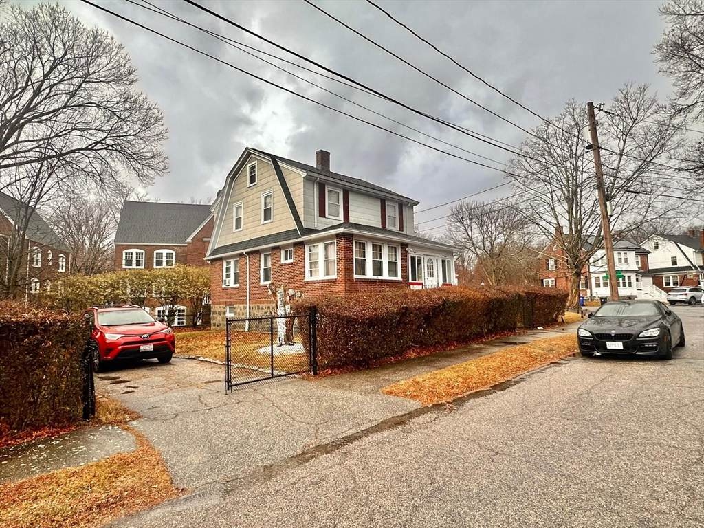 7 Parkway Cres - Photo 1