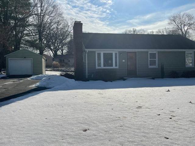 105 Brewster St - Photo 1