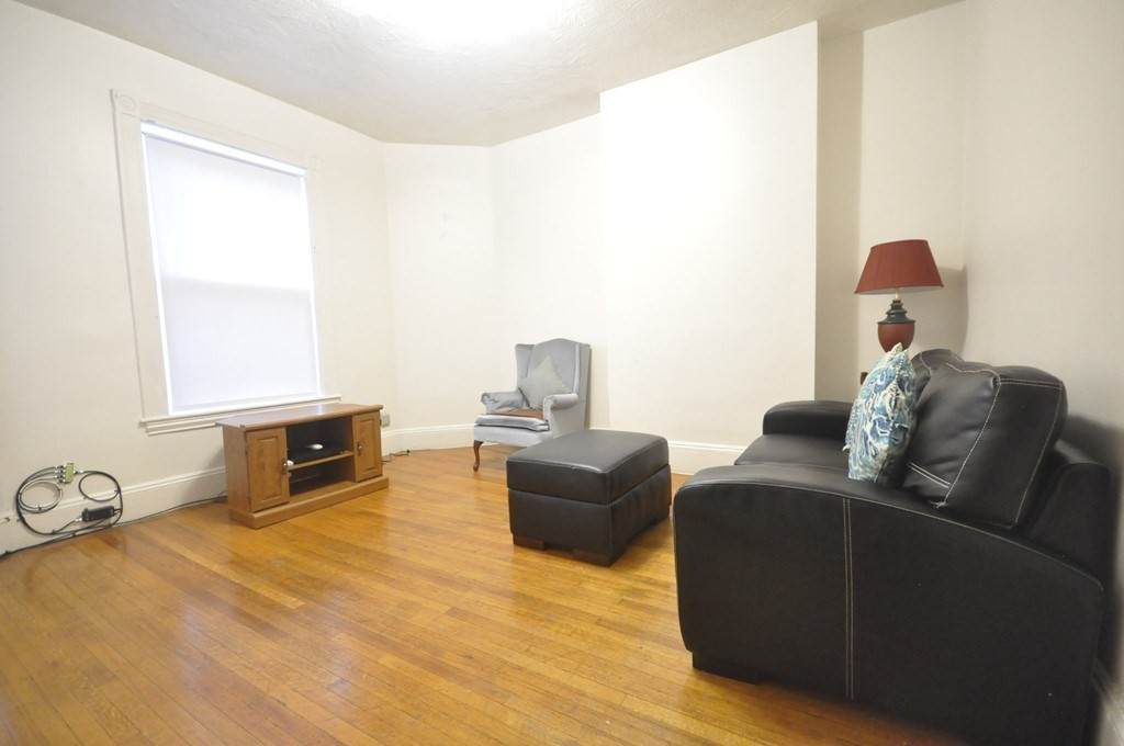 57 Cushing Ave - Photo 1