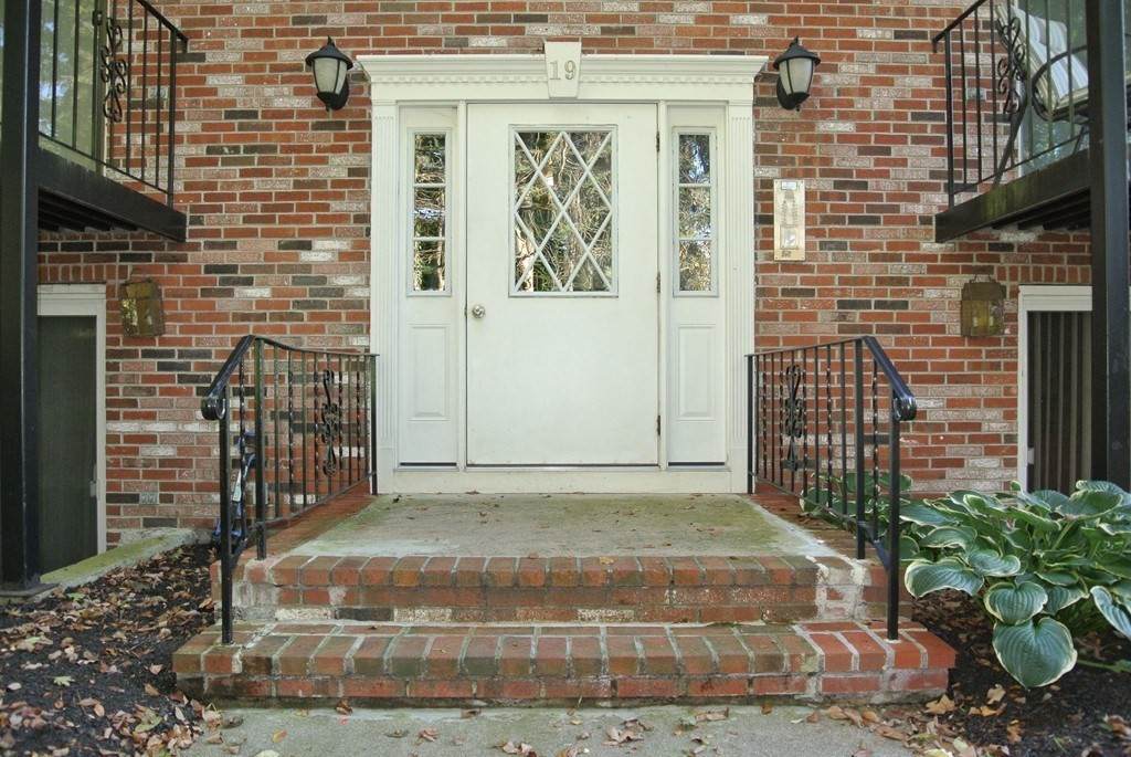 19 Pine St - Photo 1