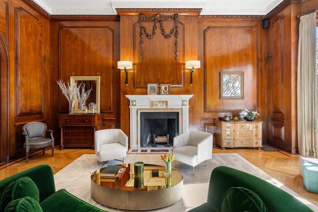 3 Commonwealth Avenue - Photo 1