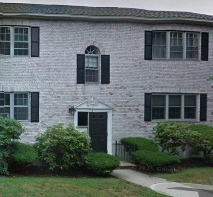 11 Lakeshore - Photo 1