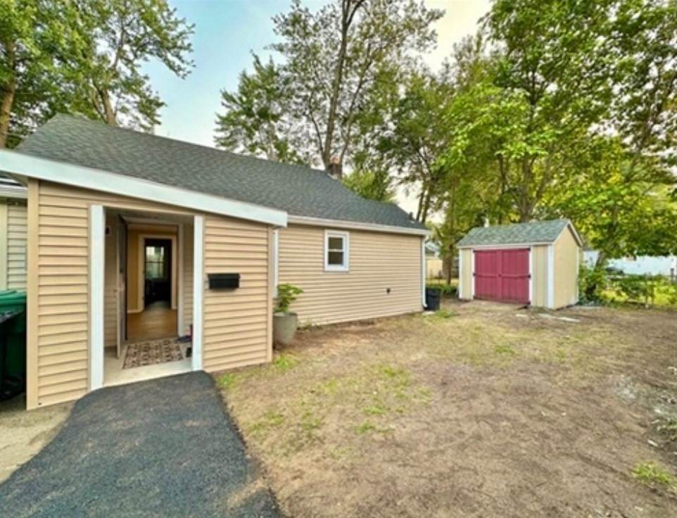 73 Summit Ave - Photo 1