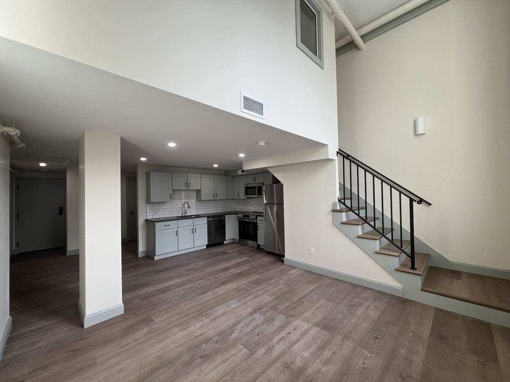 160 Seabury St - Photo 1