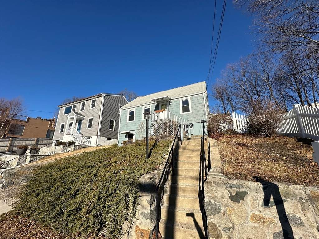 156 Parke Ave - Photo 1