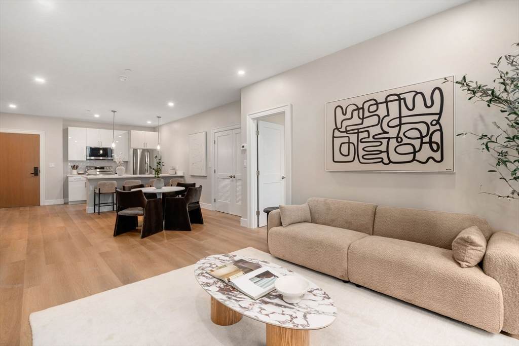 40 Soldiers Field Place - Photo 1