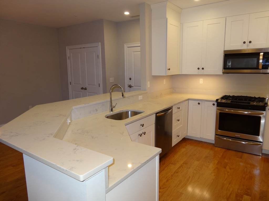 2 Inwood - Photo 1