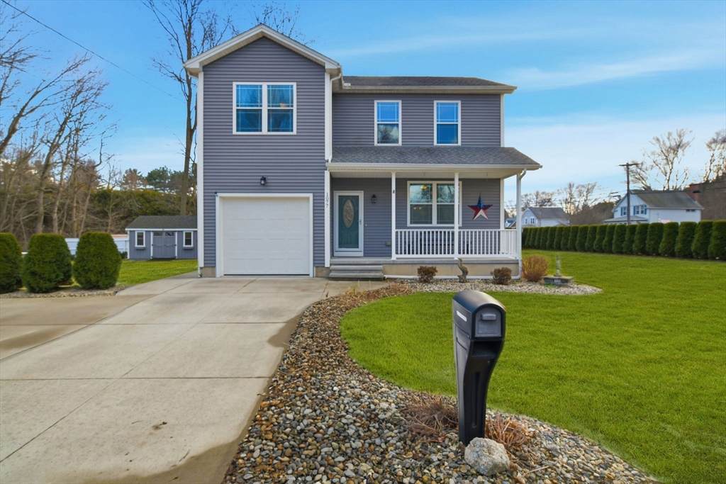 1077 Main St - Photo 1