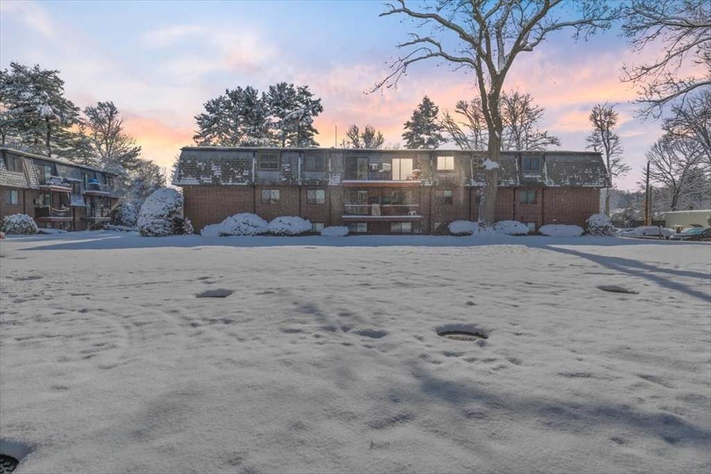 42 Main St - Photo 1