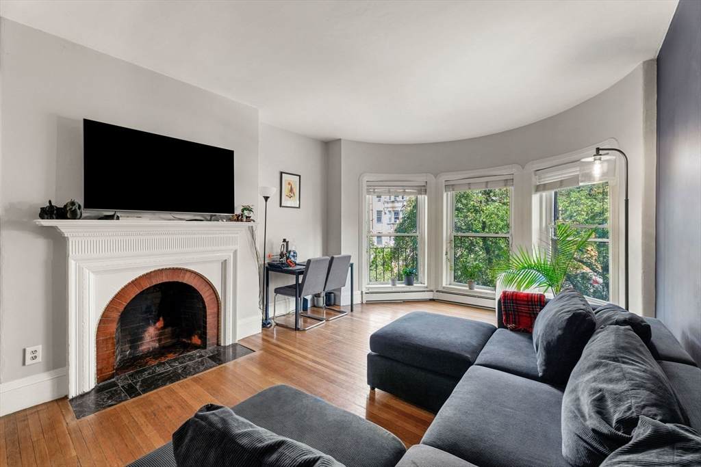 511 Beacon St - Photo 1