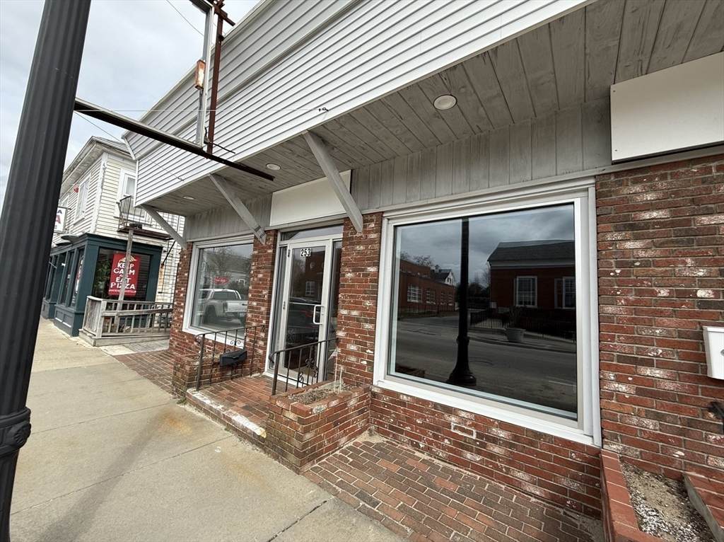 253 Main St - Photo 1
