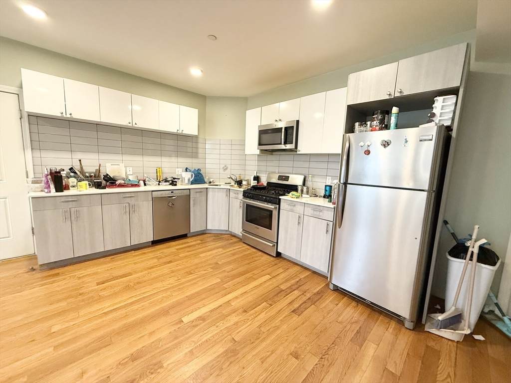 299 Dudley St - Photo 1
