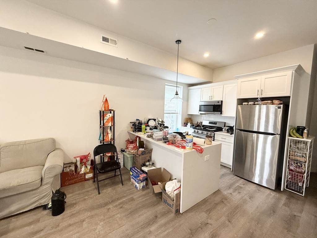 301-305 Dudley St - Photo 1