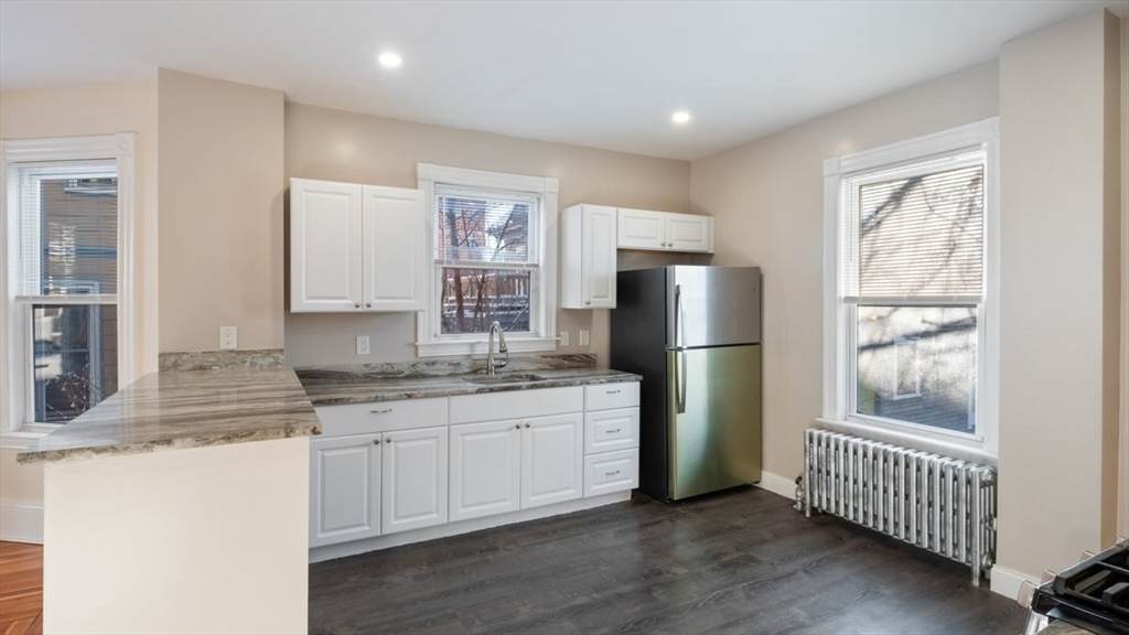 32 Robinson St - Photo 1