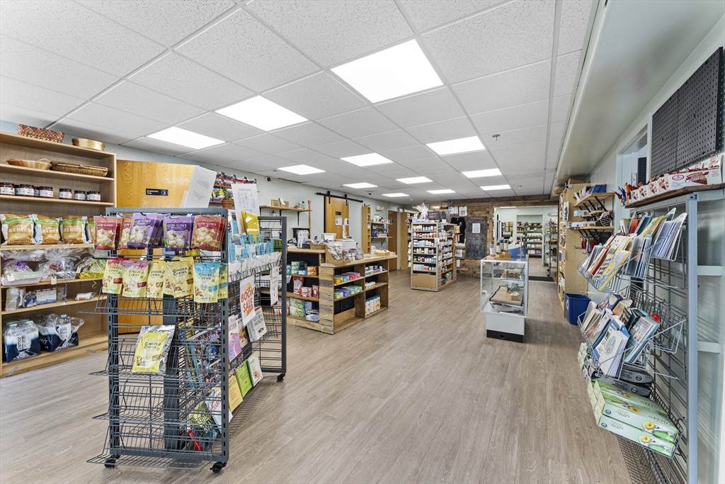 39 Pleasant St - Photo 1