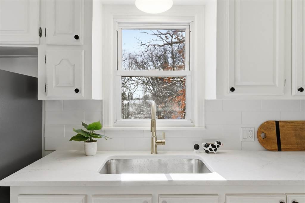 1697 Westover Rd - Photo 1