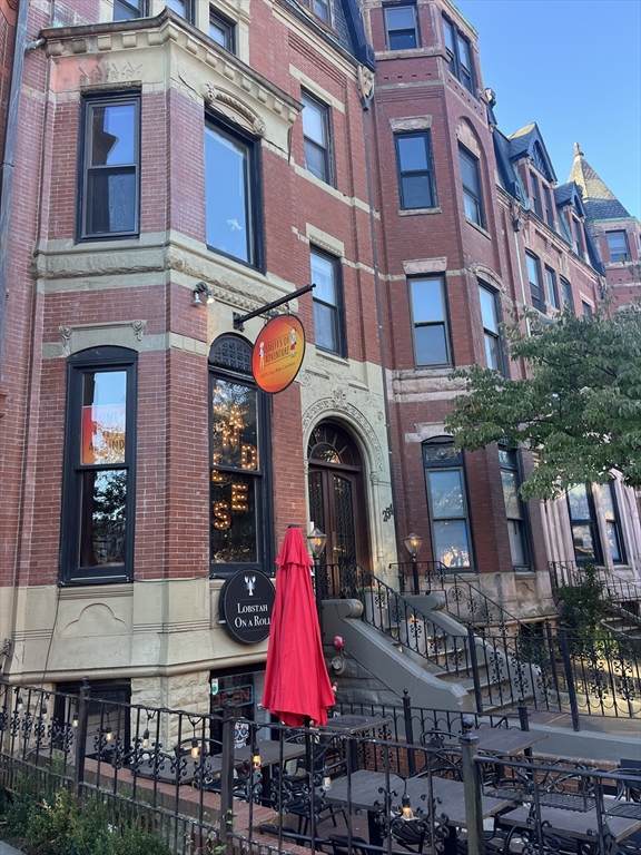 254 Newbury - Photo 1