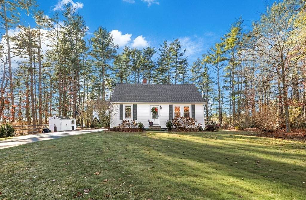 9 Sharon Ave - Photo 1