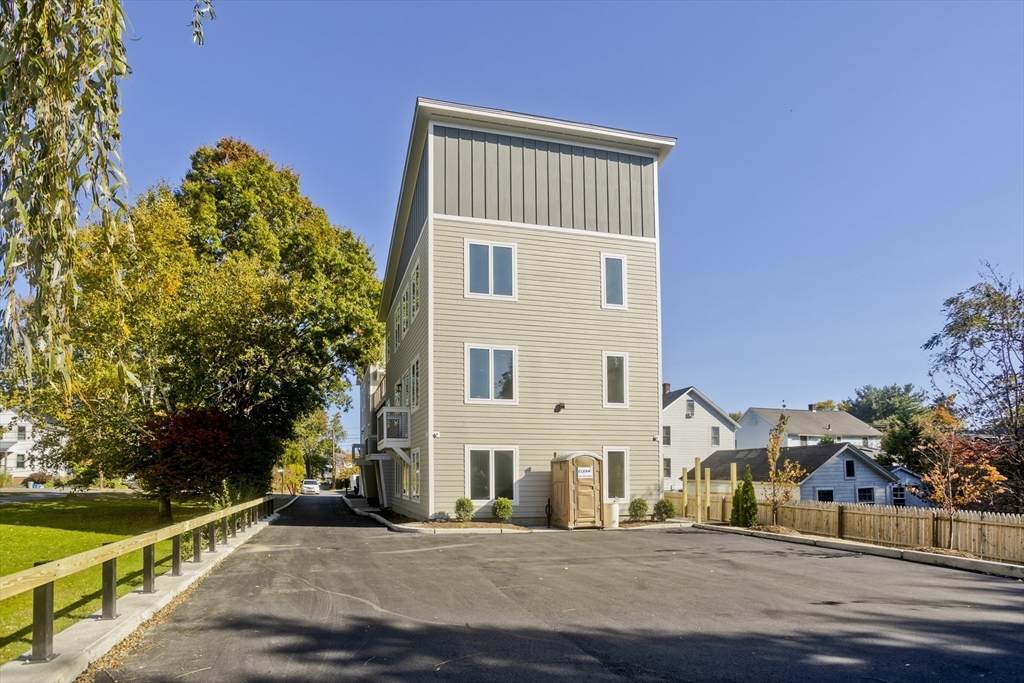 107 Williams St - Photo 1