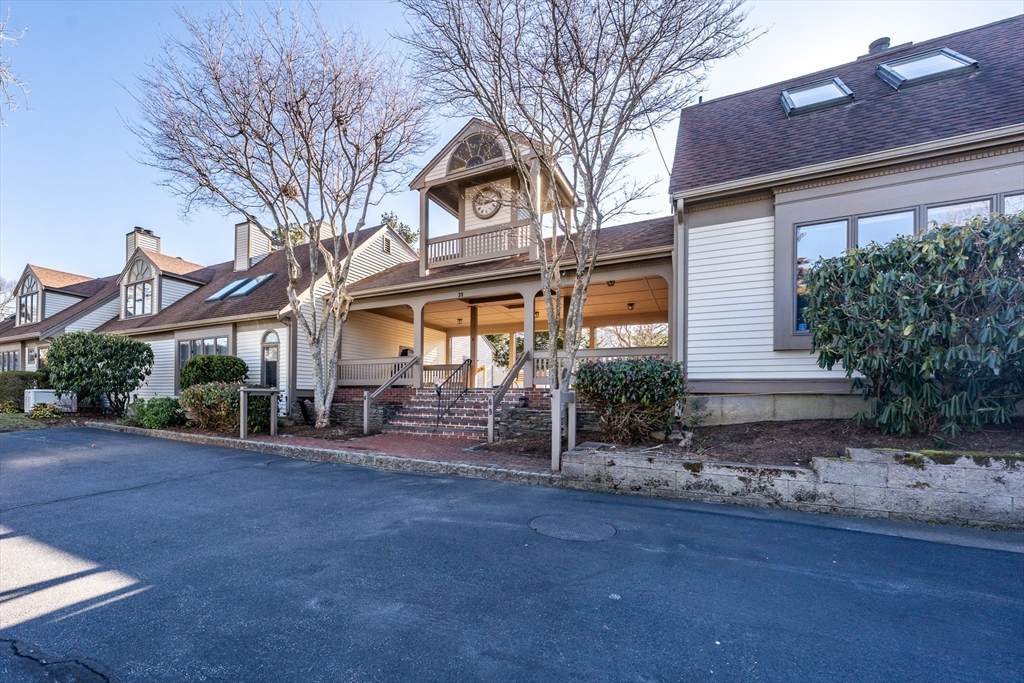 39 Blossom Ave - Photo 1