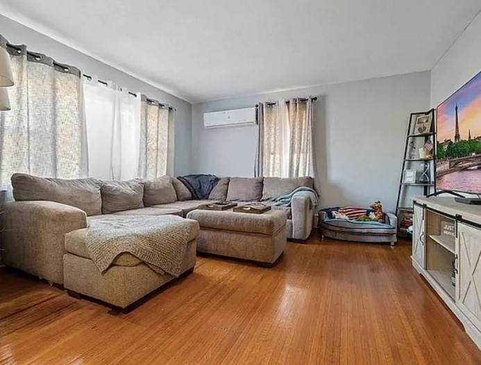 289 Milton St - Photo 1