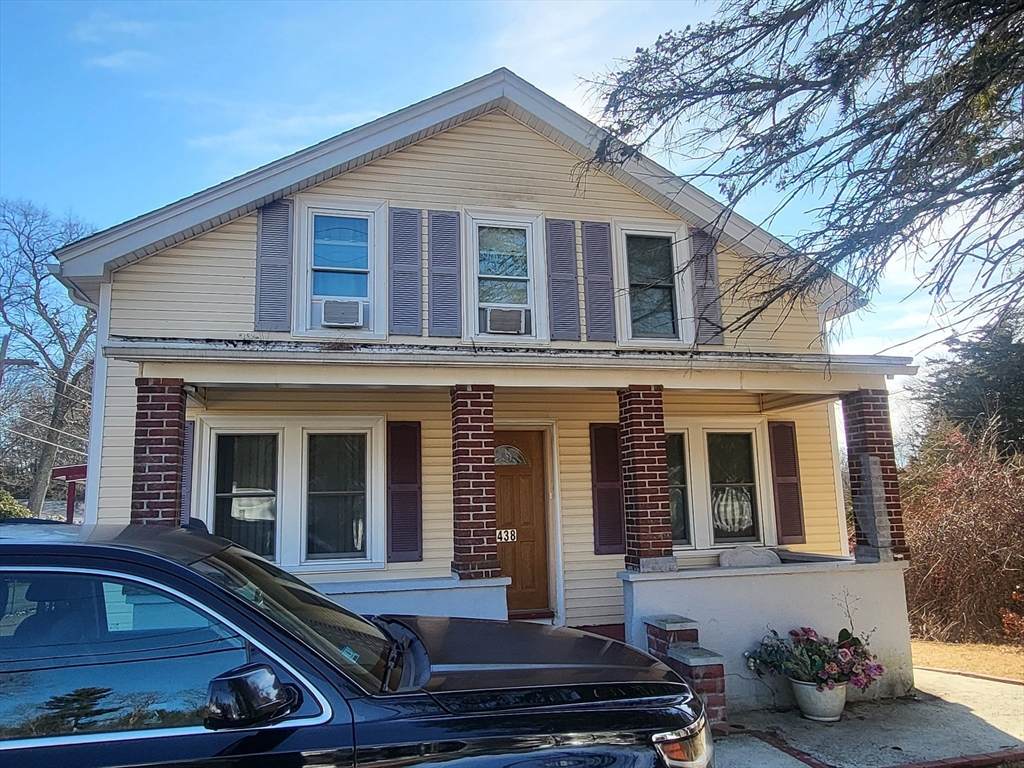 438 School St - Photo 1