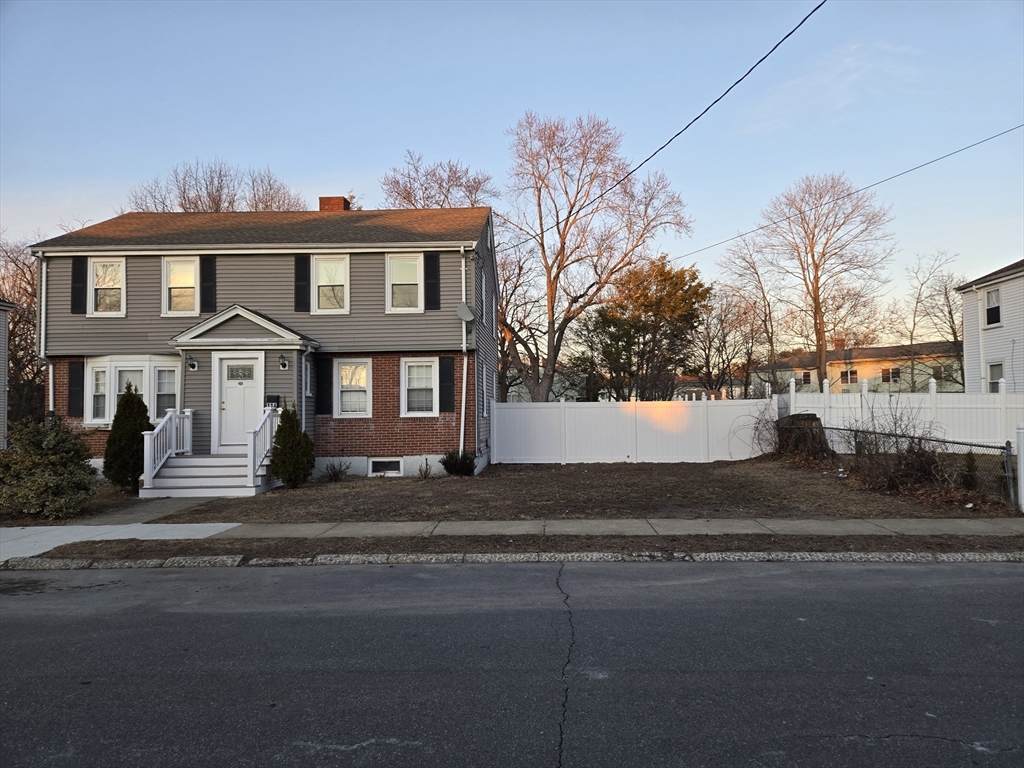 114 Faraday St - Photo 1