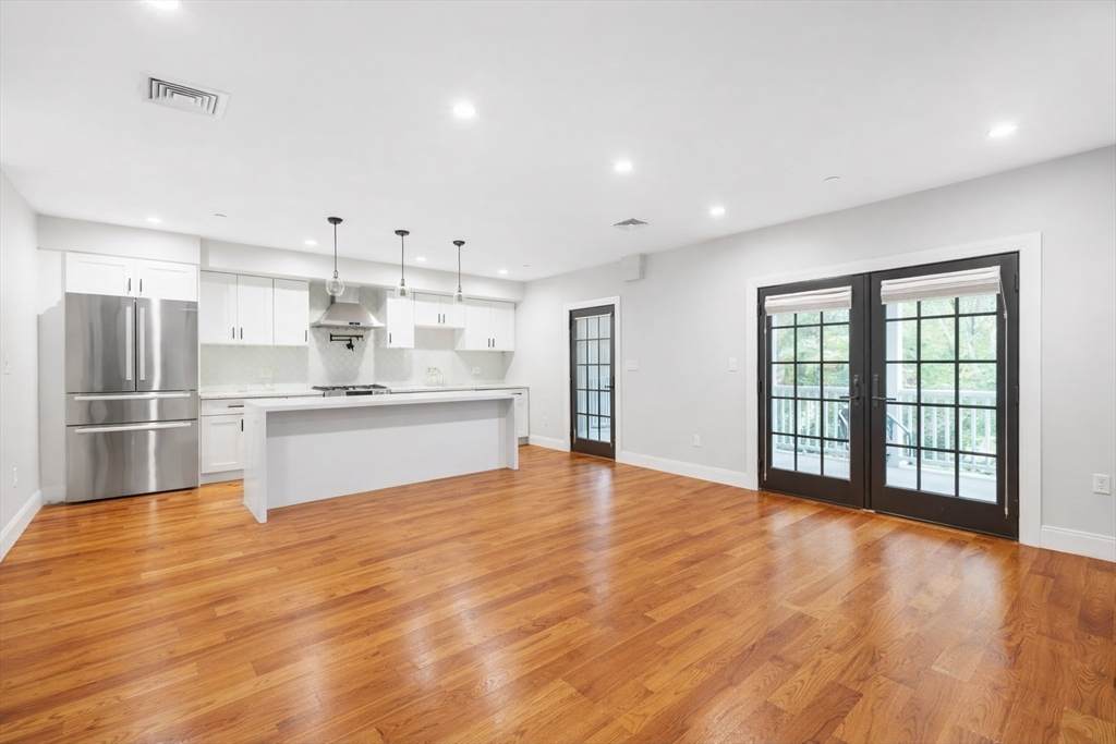 113-115 Falcon St - Photo 1